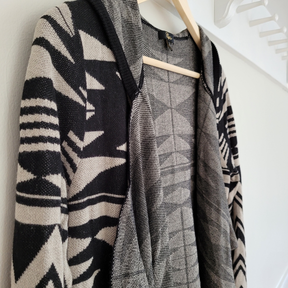 Aztec Pattern Cardigan - Picture 5 of 5